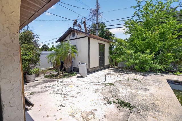 5609 LARIMER DRIVE, Tampa, FL 33615