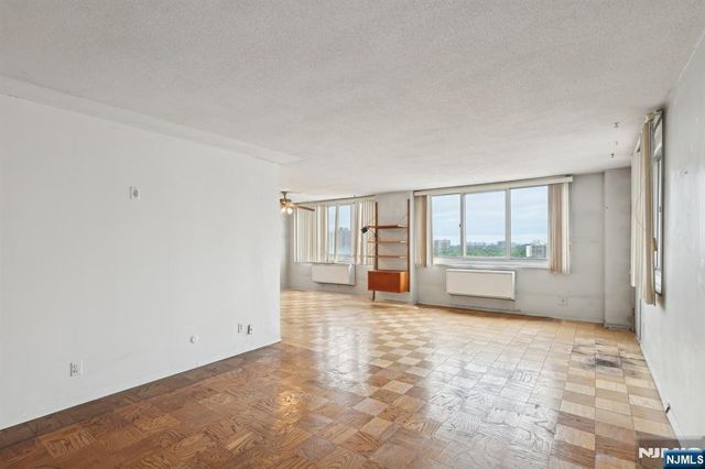 2150 Center Avenue 19F, Fort Lee, NJ 07024