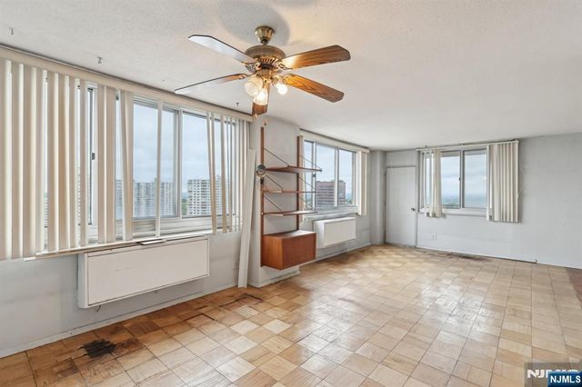 2150 Center Avenue 19F, Fort Lee, NJ 07024