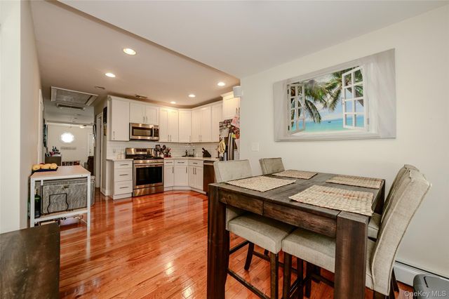 20 Marina Road, Island Park, NY 11558