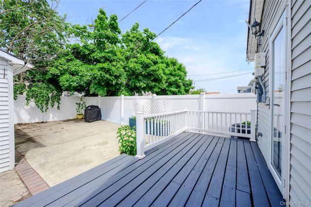 20 Marina Road, Island Park, NY 11558