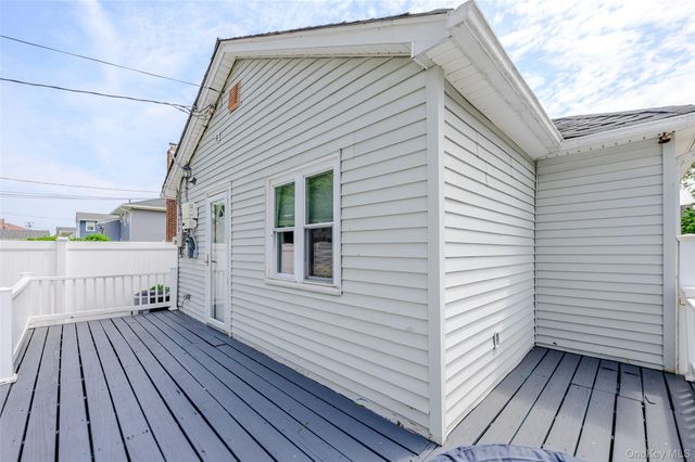 20 Marina Road, Island Park, NY 11558