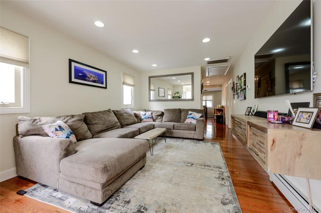 20 Marina Road, Island Park, NY 11558