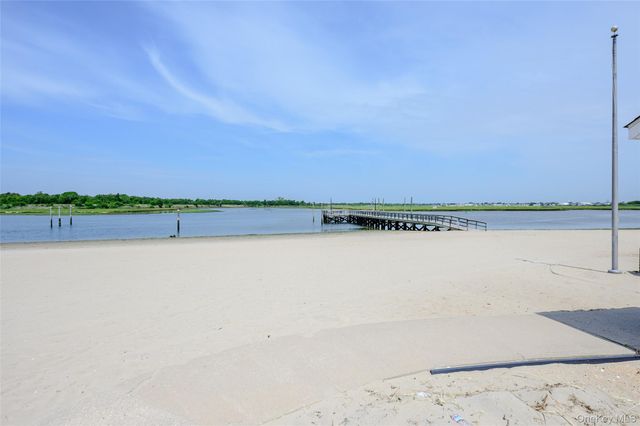 20 Marina Road, Island Park, NY 11558