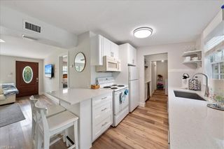 1280 Embassy LN, Naples, FL 34104