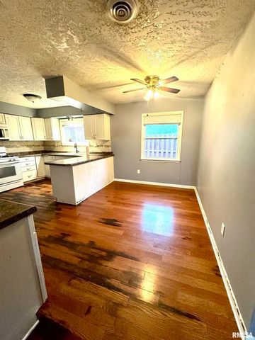 1001 W 6TH Street, West Frankfort, IL 62896