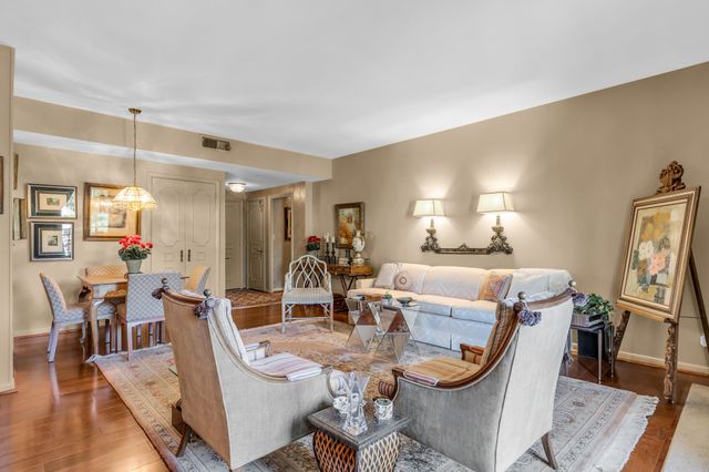 4200 West End Ave Apt 209, Nashville, TN 37205