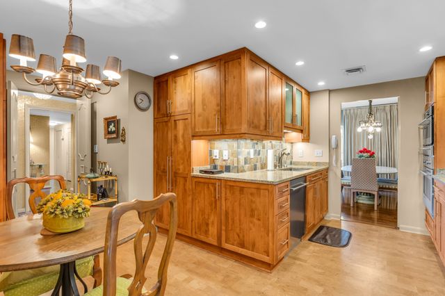 4200 West End Ave Apt 209, Nashville, TN 37205