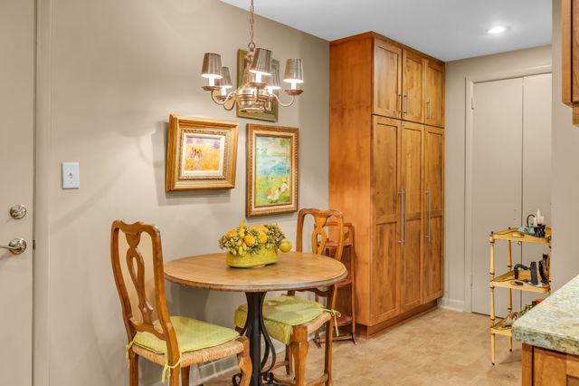4200 West End Ave Apt 209, Nashville, TN 37205