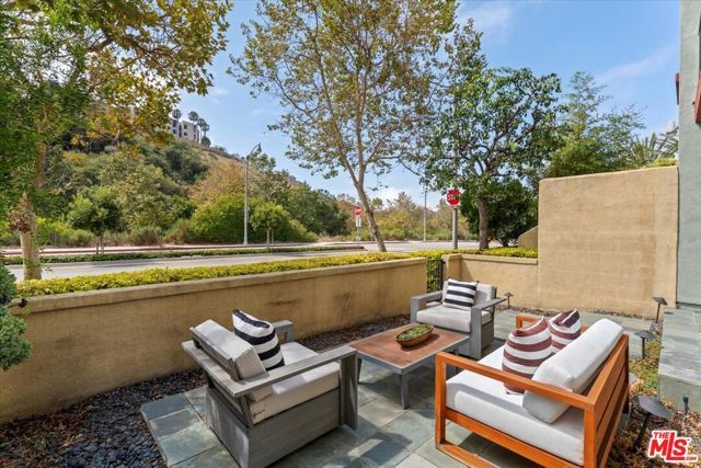 13027 Bluff Creek Drive 30, Los Angeles, CA 90094