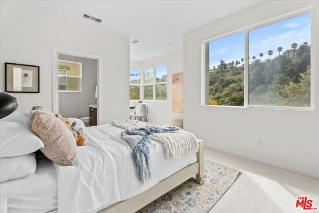 13027 Bluff Creek Drive 30, Los Angeles, CA 90094