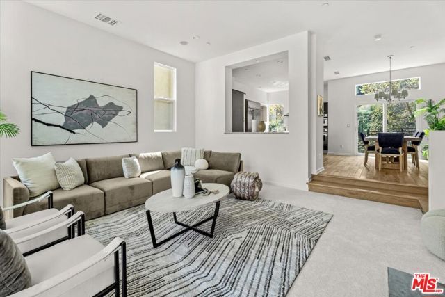 13027 Bluff Creek Drive 30, Los Angeles, CA 90094