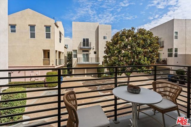 13027 Bluff Creek Drive 30, Los Angeles, CA 90094