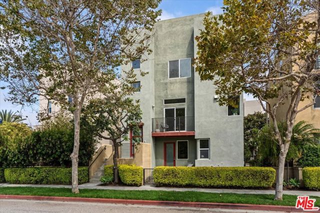 13027 Bluff Creek Drive 30, Los Angeles, CA 90094