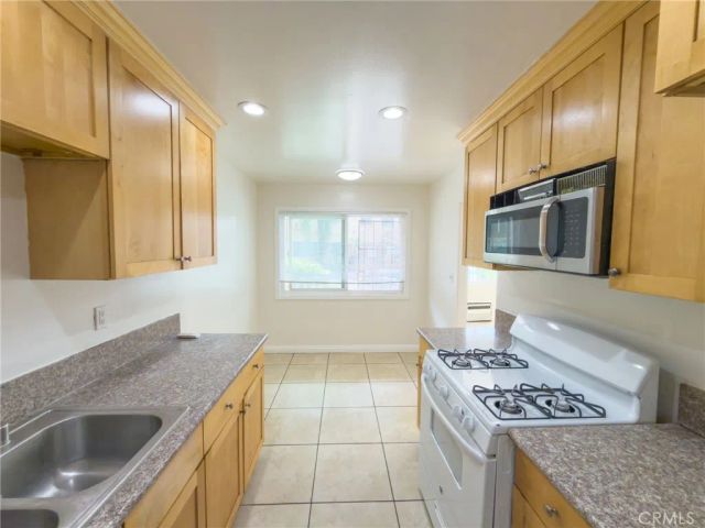3030 Vineland 3, Baldwin Park, CA 91706