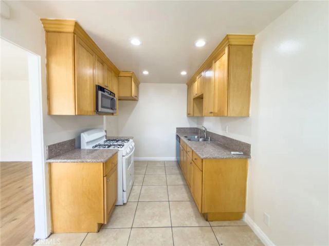 3030 Vineland 3, Baldwin Park, CA 91706