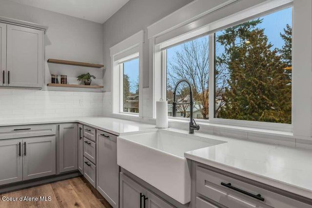 422 S 3rd AVE, Sandpoint, ID 83864