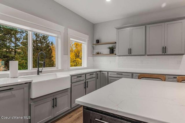 422 S 3rd AVE, Sandpoint, ID 83864