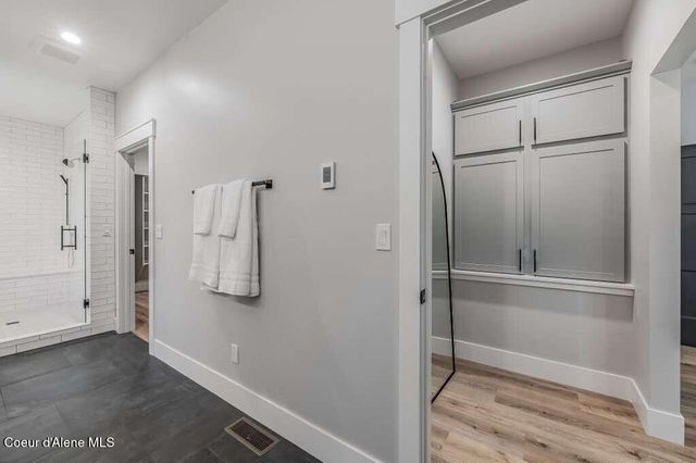 422 S 3rd AVE, Sandpoint, ID 83864