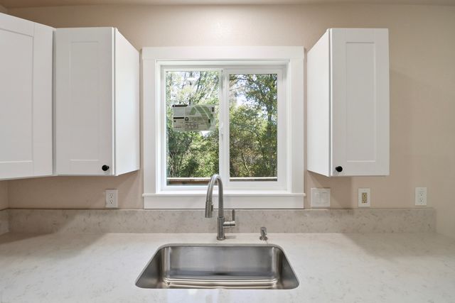 4525 Enchanted Way, Redding, CA 96001