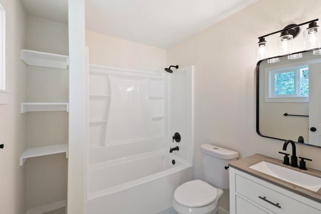 4525 Enchanted Way, Redding, CA 96001