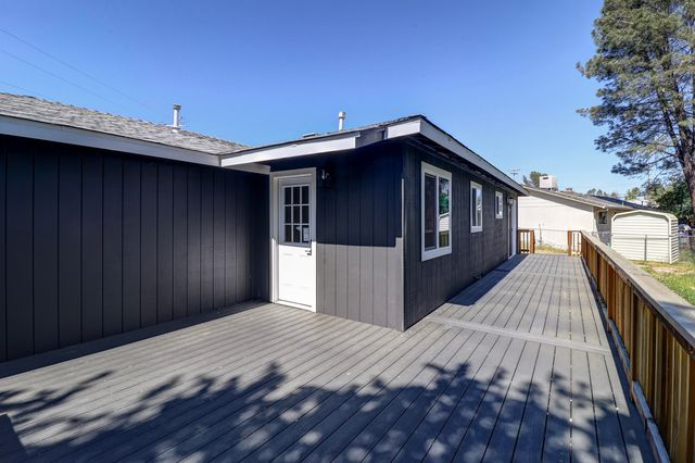 4525 Enchanted Way, Redding, CA 96001