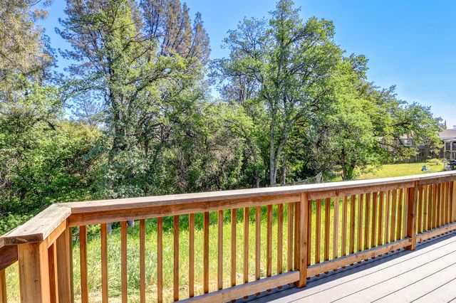 4525 Enchanted Way, Redding, CA 96001