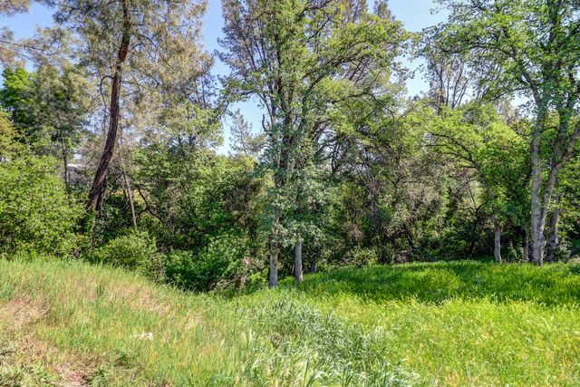 4525 Enchanted Way, Redding, CA 96001