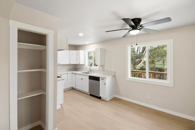 4525 Enchanted Way, Redding, CA 96001