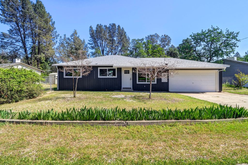 4525 Enchanted Way, Redding, CA 96001