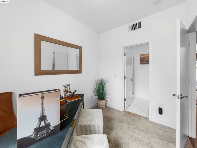 2309 Myrtle St, Oakland, CA 94607
