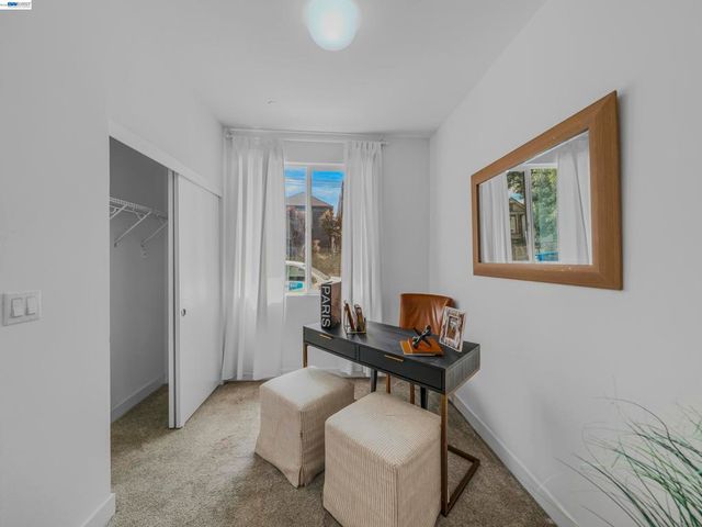 2309 Myrtle St, Oakland, CA 94607