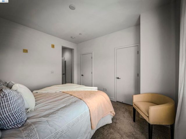 2309 Myrtle St, Oakland, CA 94607