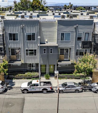 2309 Myrtle St, Oakland, CA 94607
