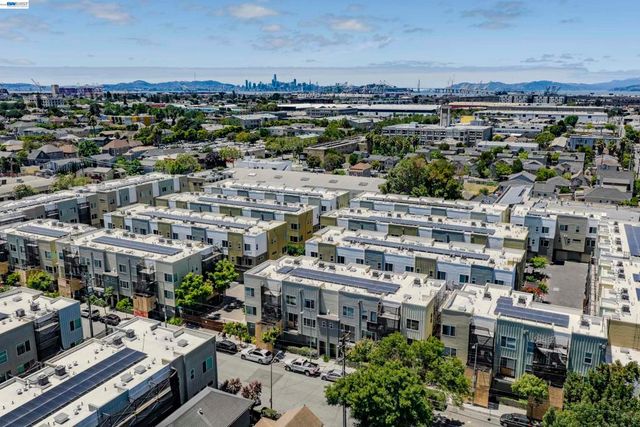 2309 Myrtle St, Oakland, CA 94607