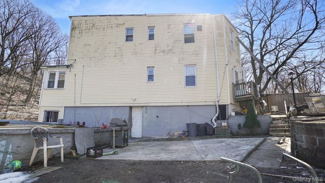 364 Ashburton Avenue A, Yonkers, NY 10701