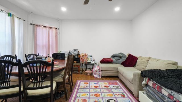 364 Ashburton Avenue A, Yonkers, NY 10701