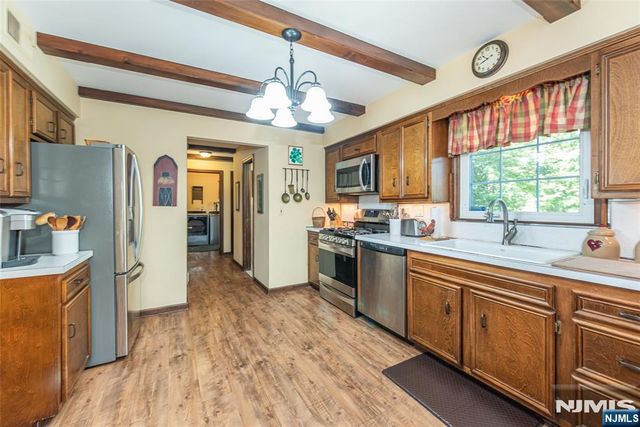 115 Churchill Drive, Clifton, NJ 07013