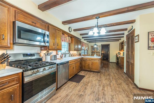 115 Churchill Drive, Clifton, NJ 07013