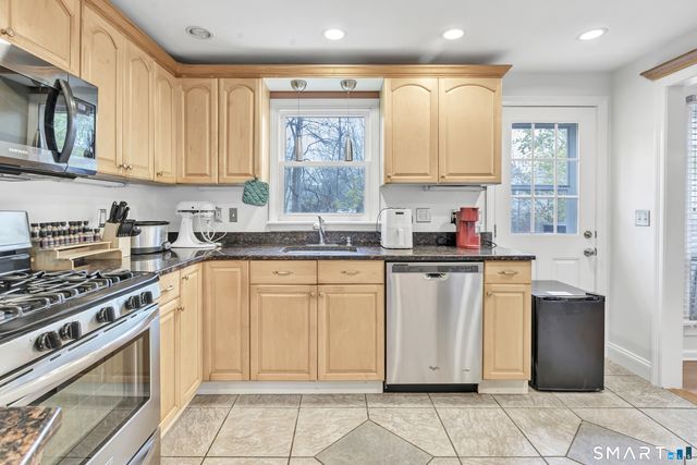 40 Carriage Path North 40, Milford, CT 06460