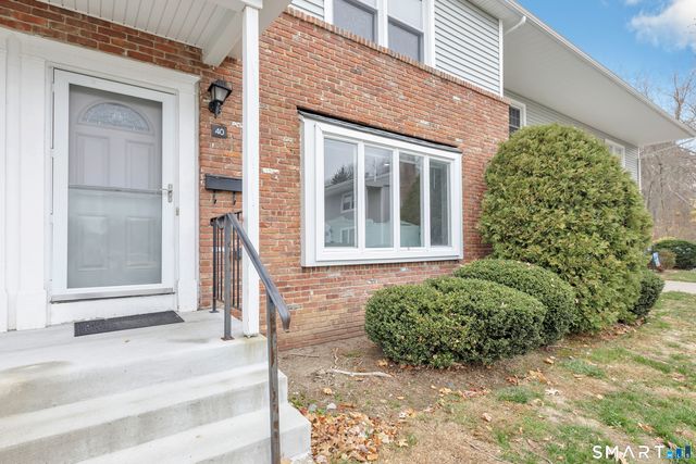 40 Carriage Path North 40, Milford, CT 06460