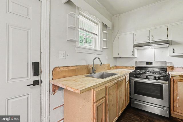 157 ROYAL TER, Harrisburg, PA 17103