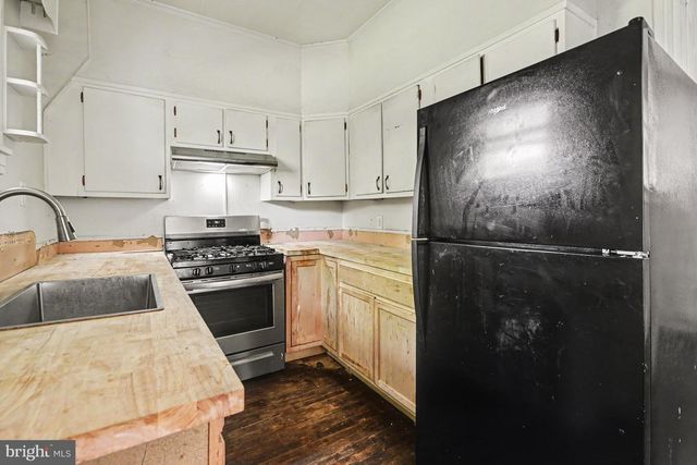 157 ROYAL TER, Harrisburg, PA 17103
