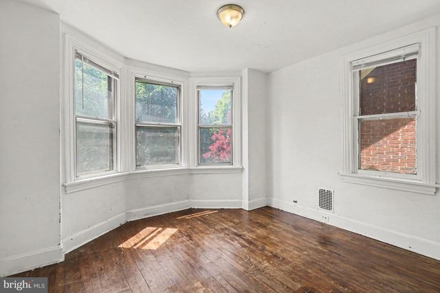 157 ROYAL TER, Harrisburg, PA 17103