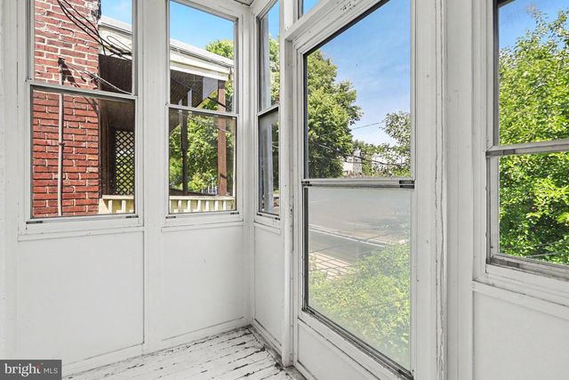 157 ROYAL TER, Harrisburg, PA 17103