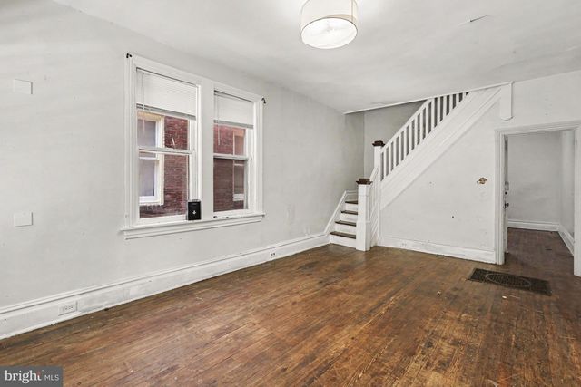 157 ROYAL TER, Harrisburg, PA 17103