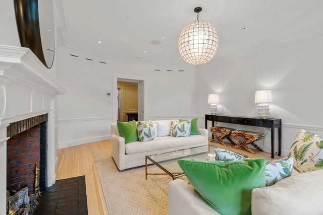 62 Beacon 3, Boston, MA 02108