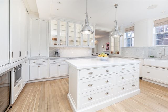 62 Beacon 3, Boston, MA 02108