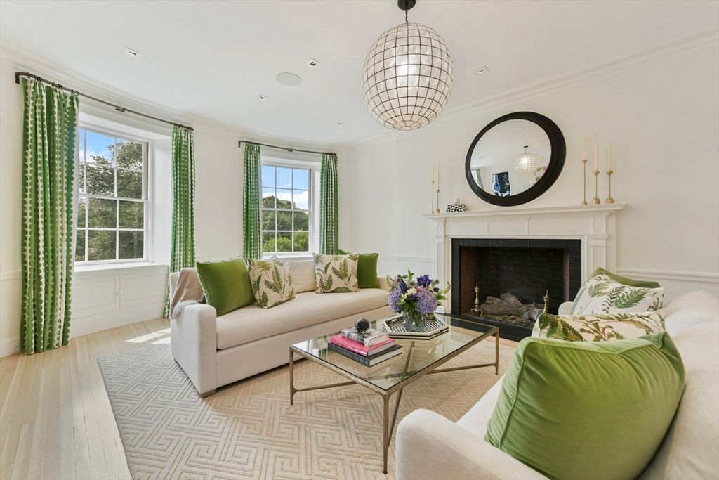 62 Beacon 3, Boston, MA 02108