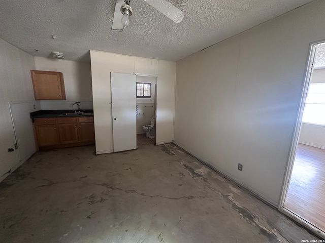 315 shadwell, San Antonio, TX 78228